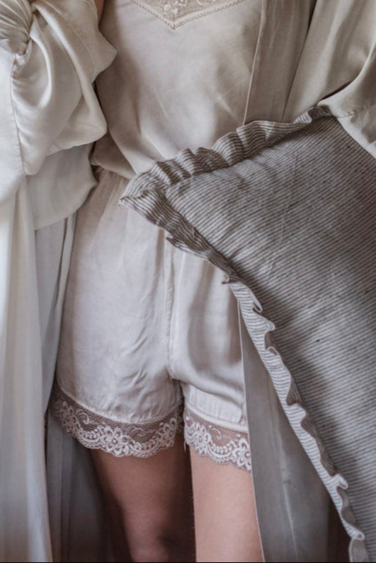 Allure satiinitoppi, beige