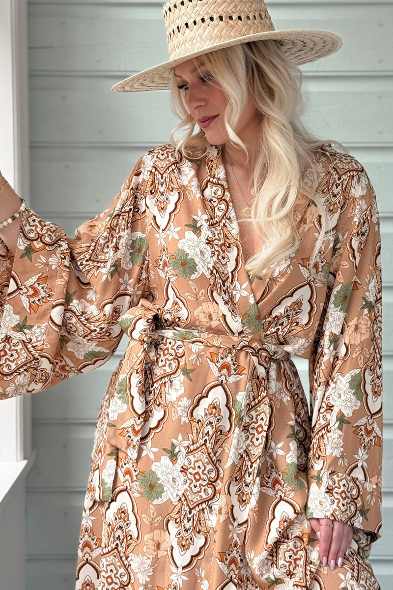 Live the dream kimono, caramel