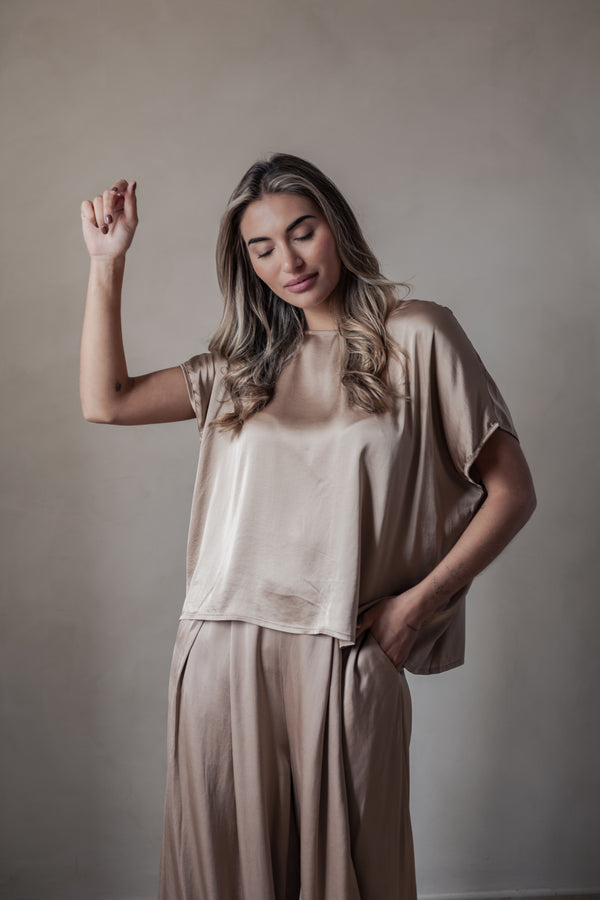 Satin luxe Ellery top, powder