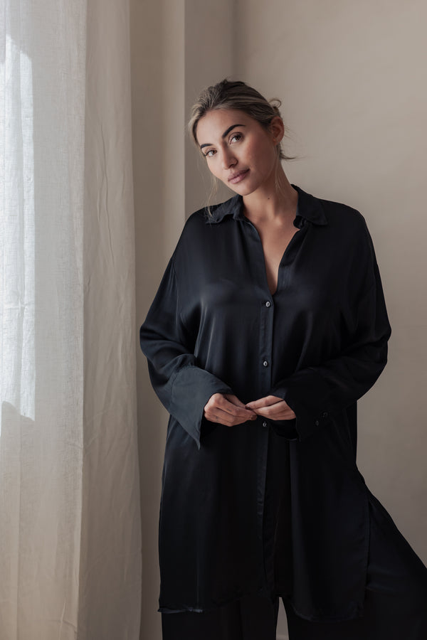 Satin luxe Velonna shirt, black