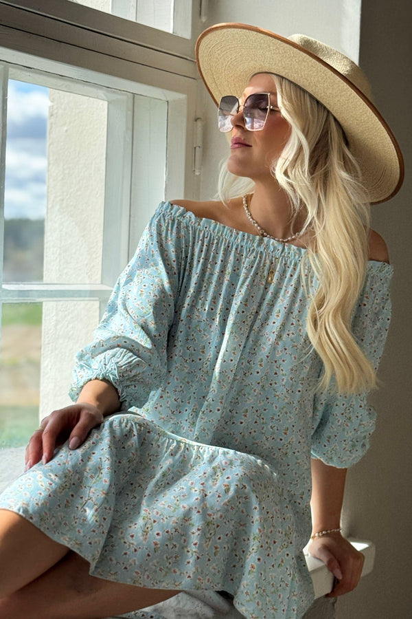 Abby viskoosimekko, light blue floral