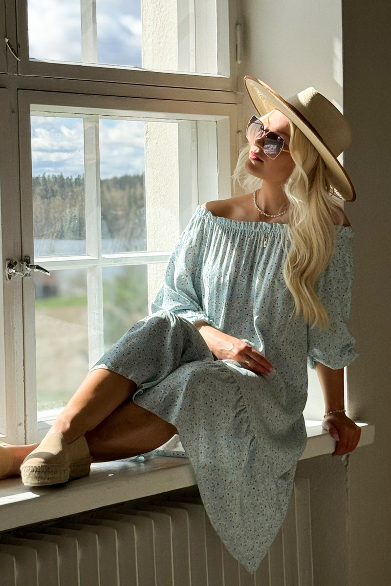 Abby viskoosimekko, light blue floral