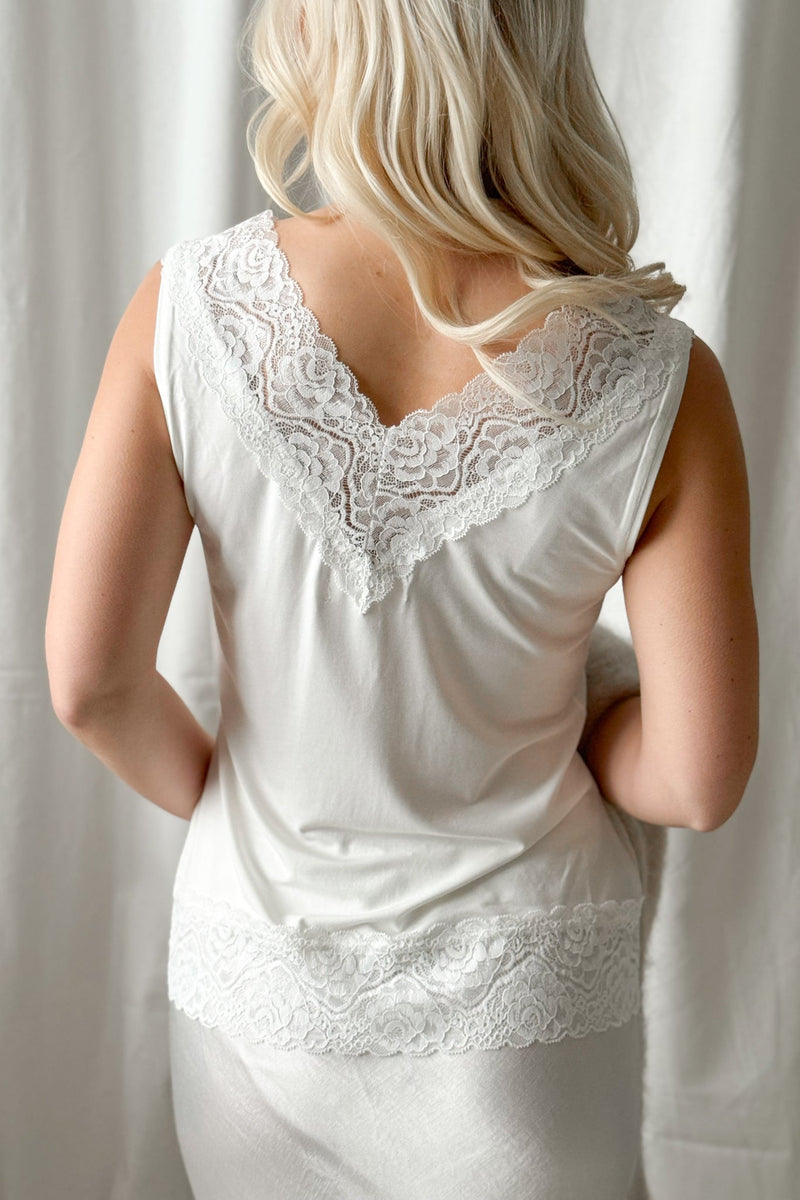 Bamboo Lace Valentine top, white