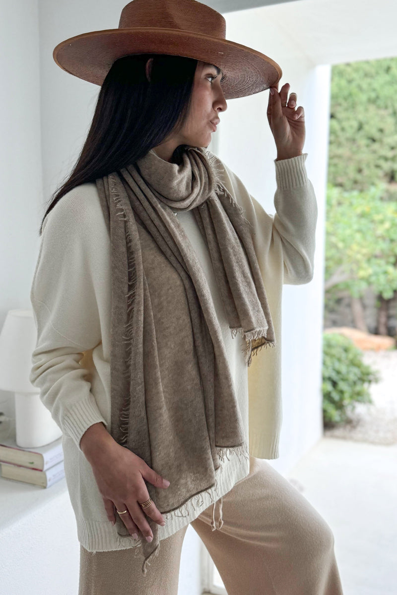 Cashmere love scarf, taupe