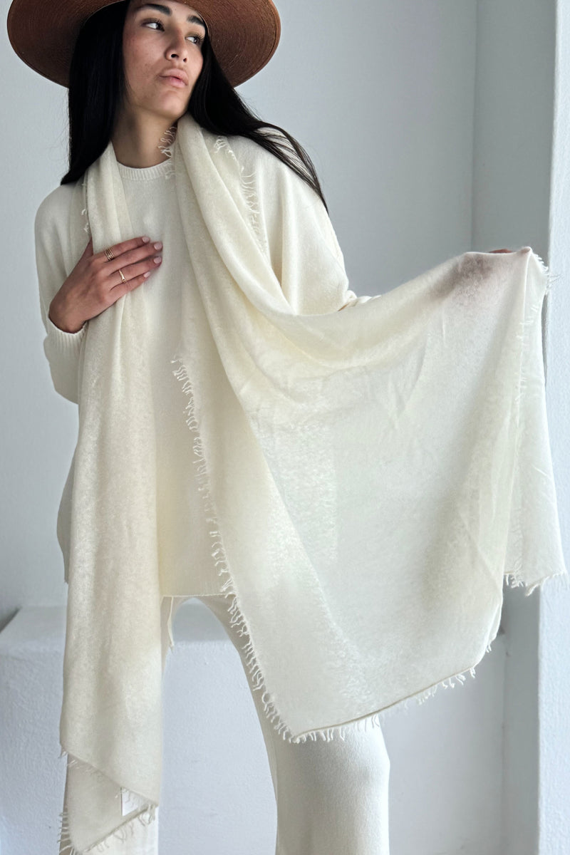 Cashmere love scarf, soft white