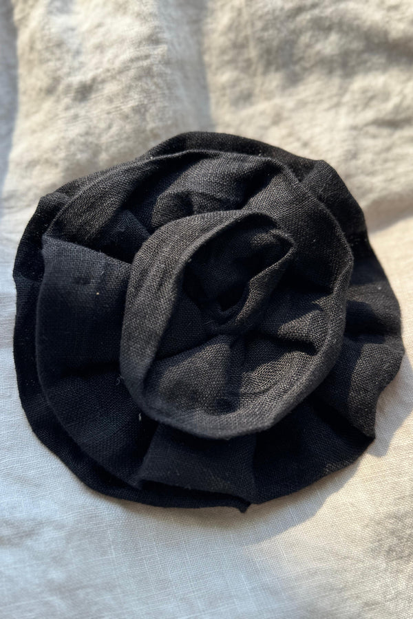 Flower brooch, black linen