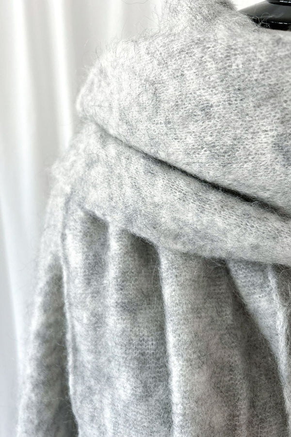 Fluffy scarf, pearl grey