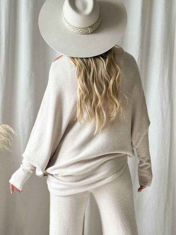 Love Me Now asymmetrinen neule, light beige