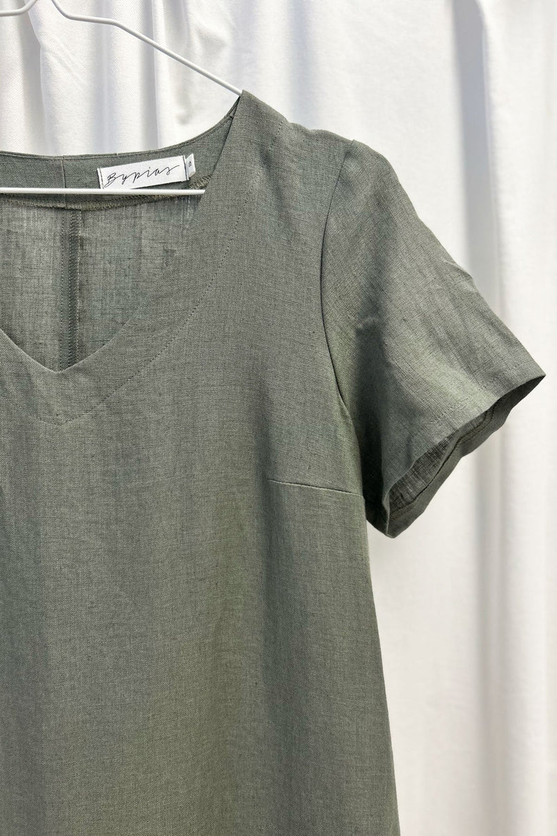 Moments linen dress, camo