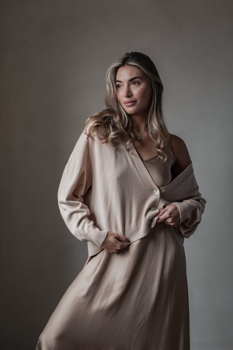 Satin luxe Radiance dress, powder