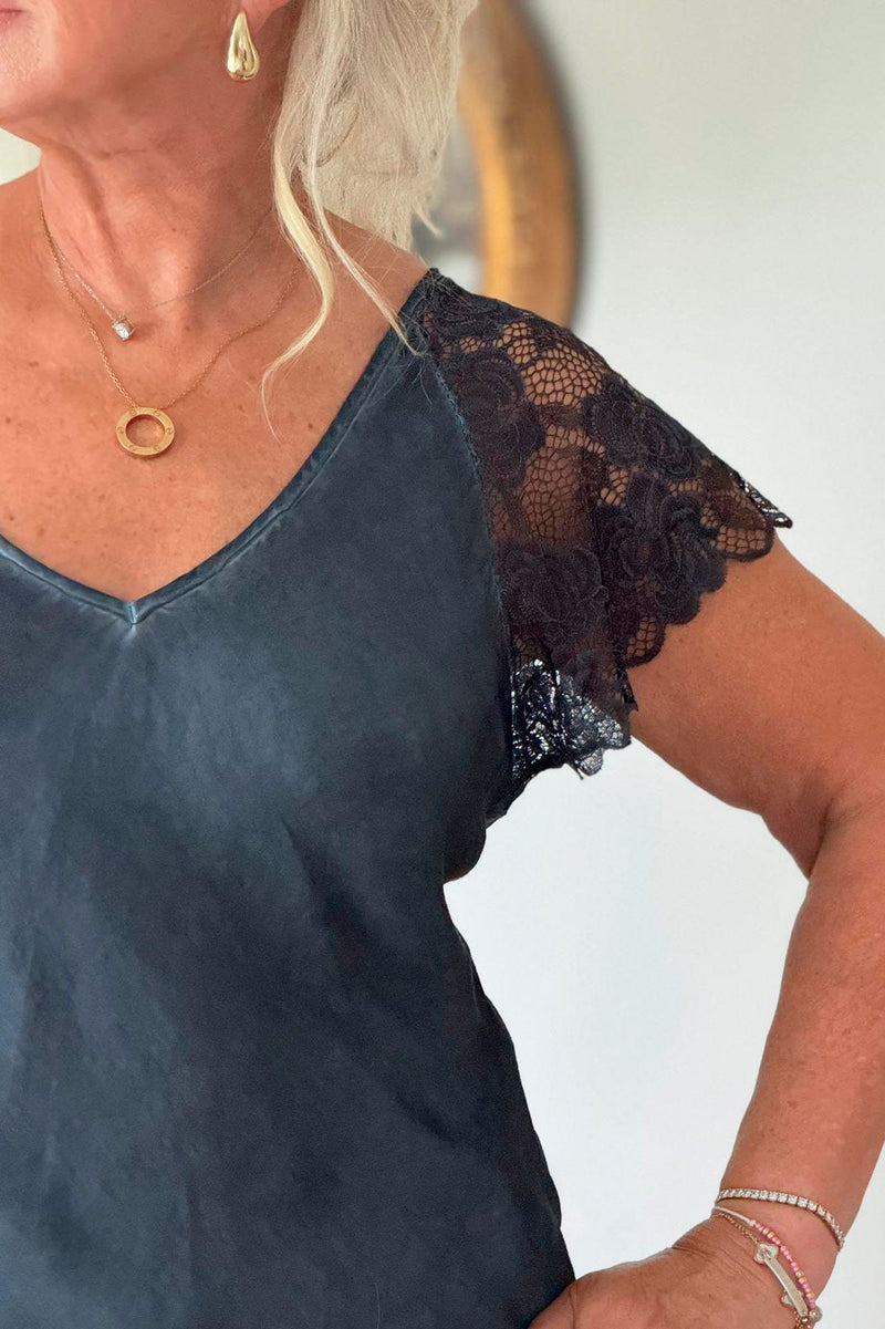 Reina viscose top, midnight blue