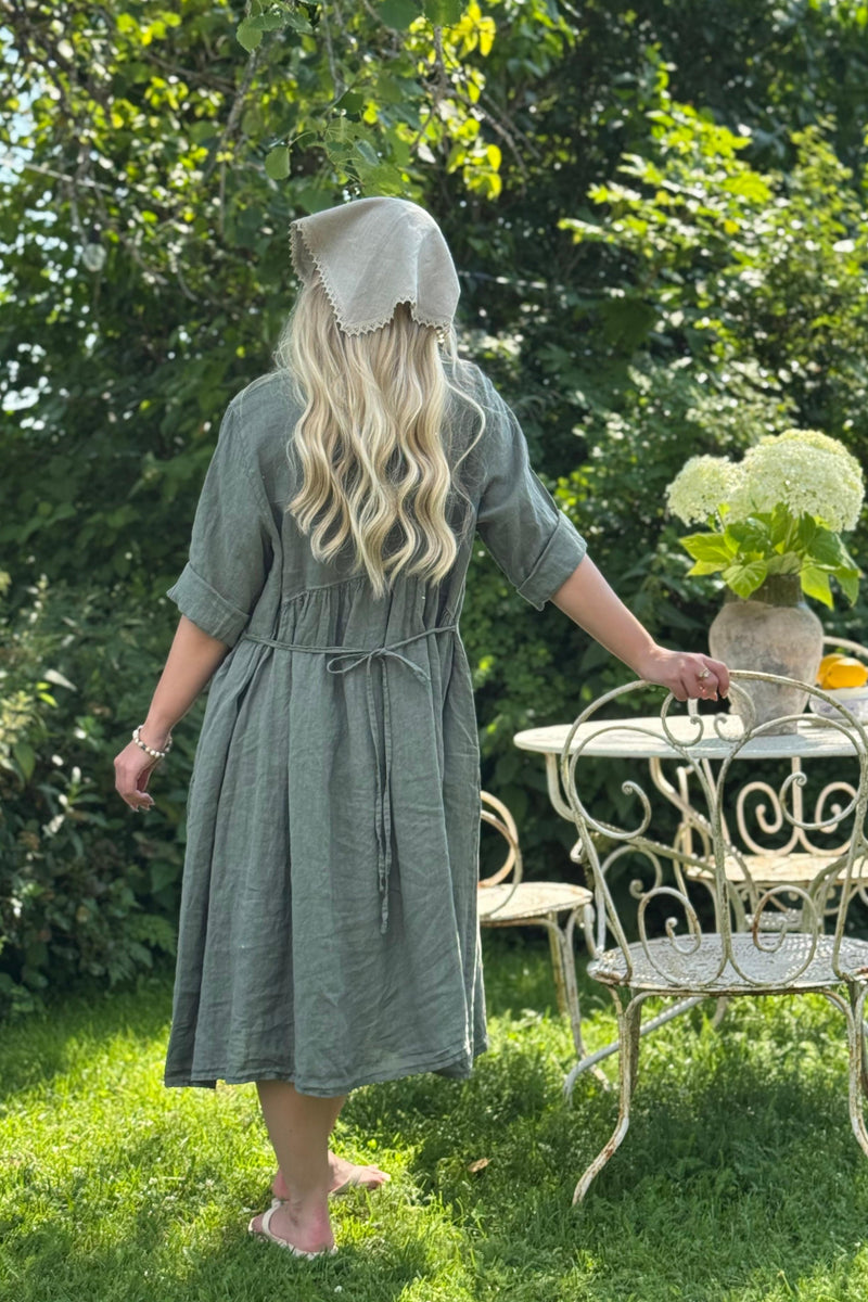 Sarine pellavamekko, camo
