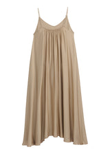 Satin luxe Radiance dress, powder