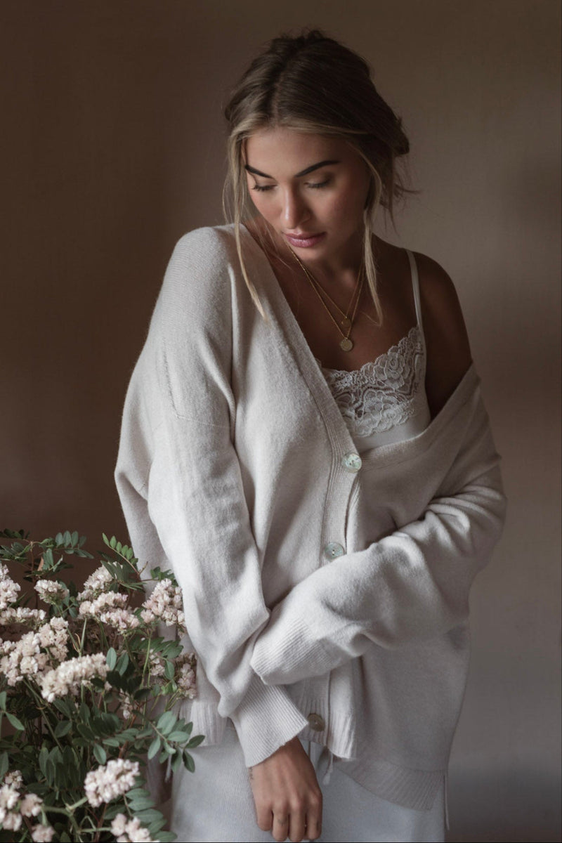 Stay Close cardigan, chalk