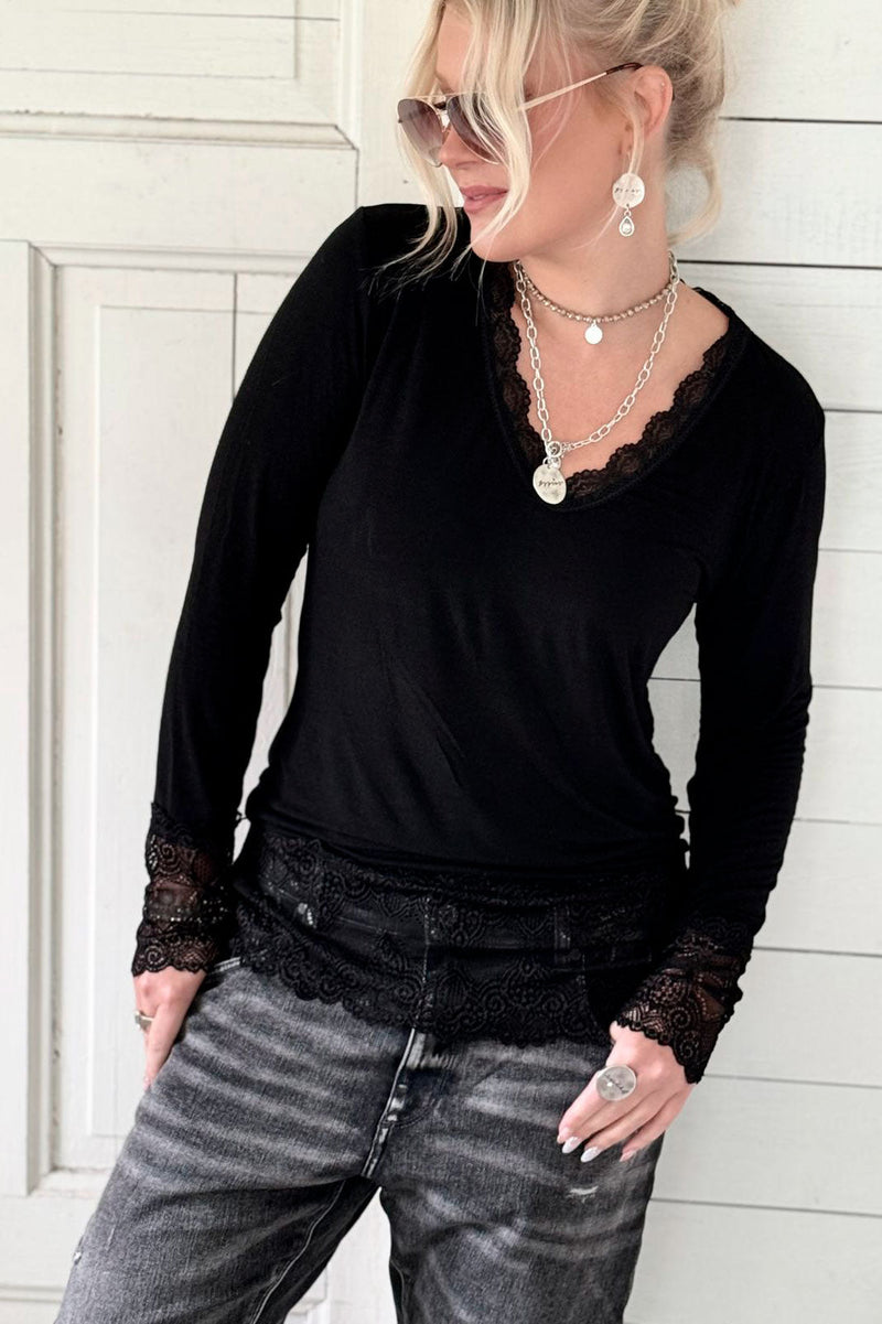 True romance lace blouse, black