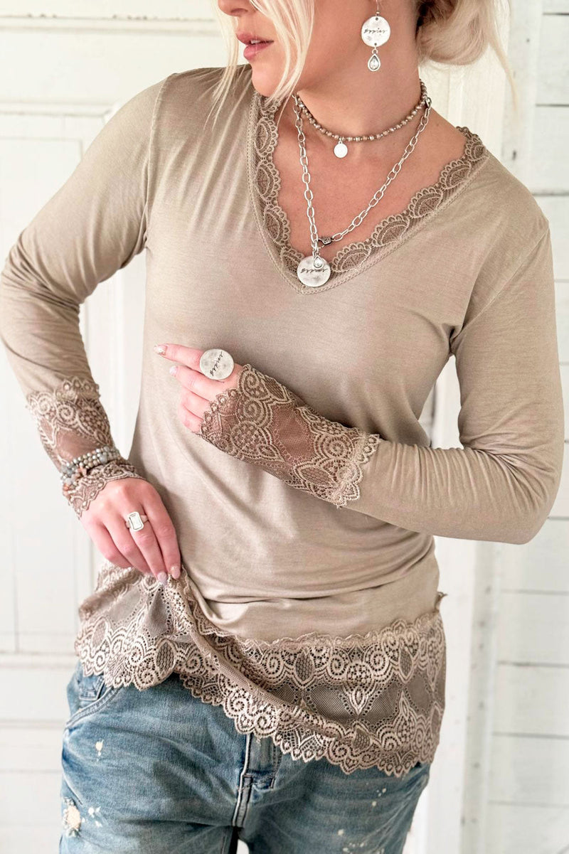 True romance lace blouse, nougat