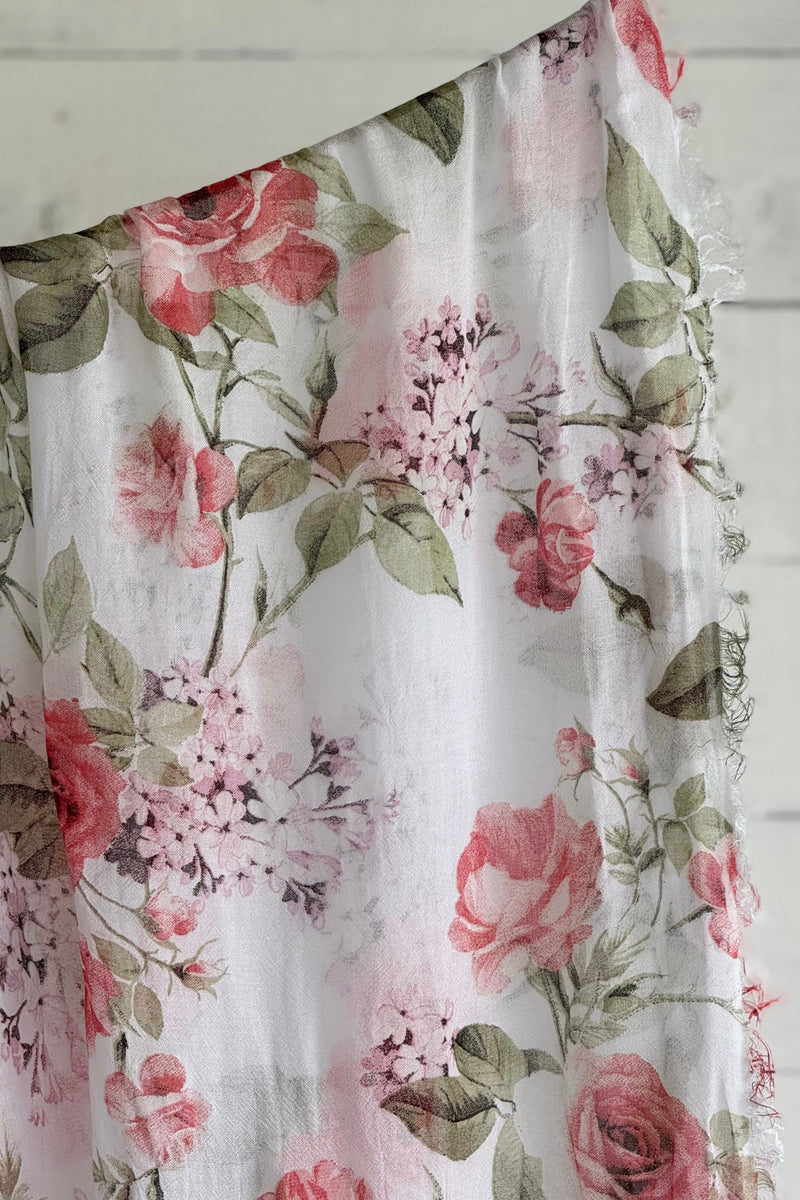 Bamboo scarf, garden flower white