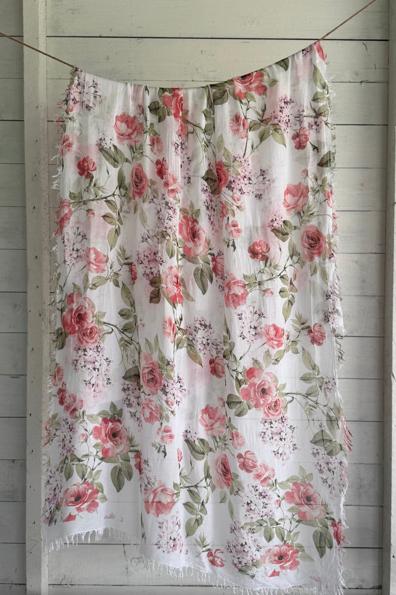 Bamboo scarf, garden flower white