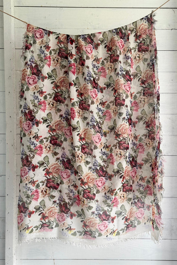 Bamboo scarf, rose garden