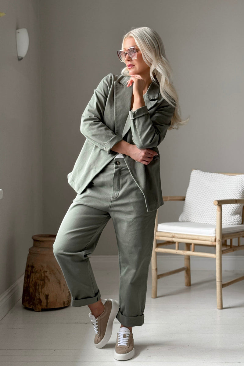Casual chino trousers, camo